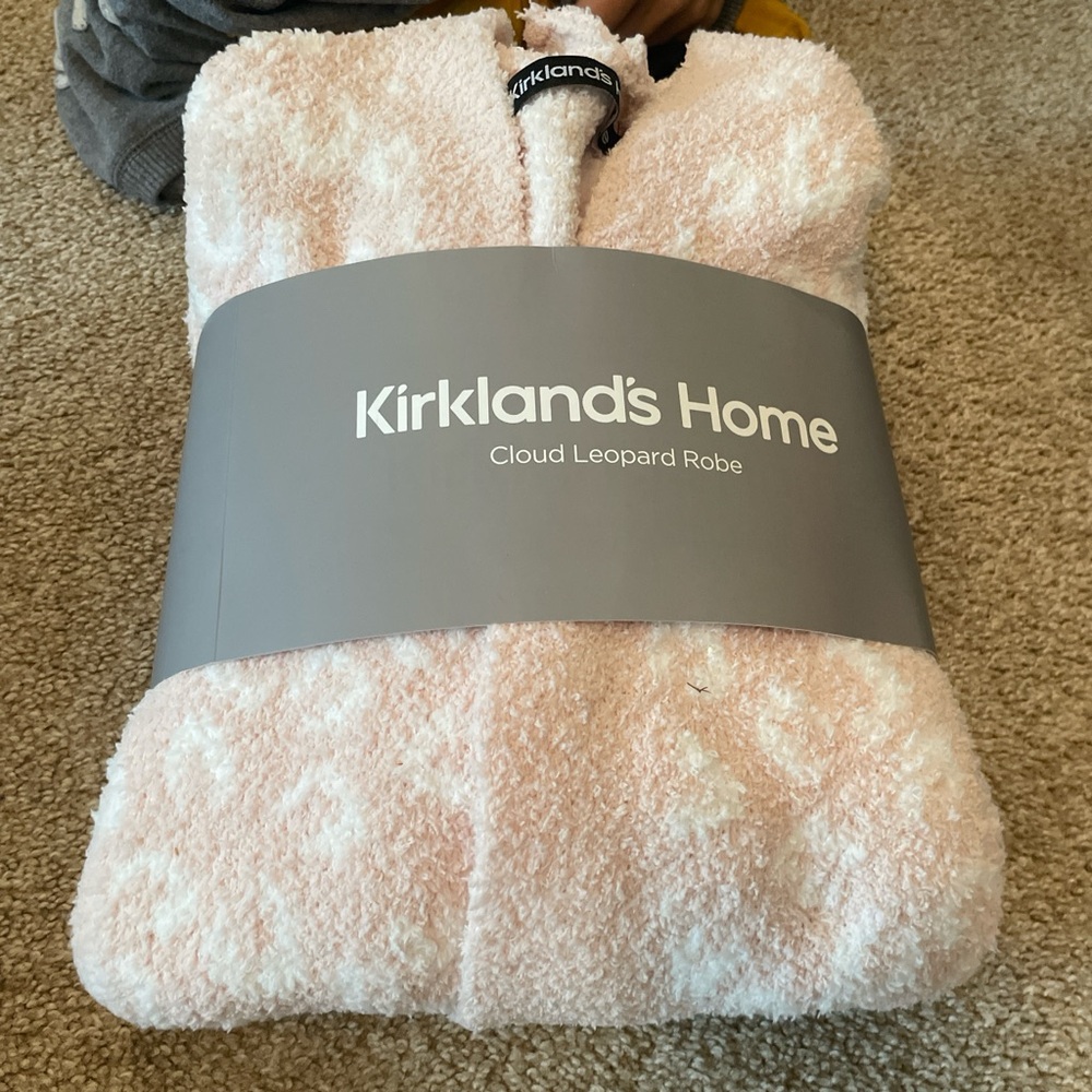 Kirklands Pink Plush Robe Intimates & Sleepwear